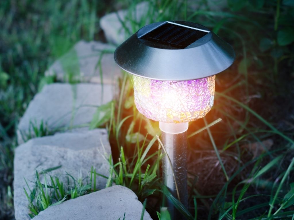 how to clean outdoor solar lights
